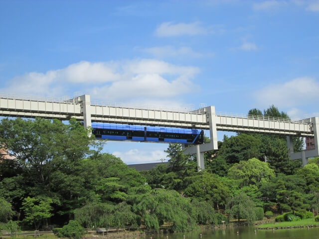 千葉市稲毛区を走る千葉都市モノレール