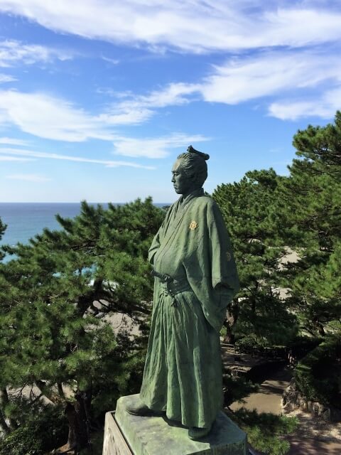 高知県坂本龍馬像