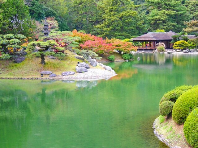 香川県の栗林公園
