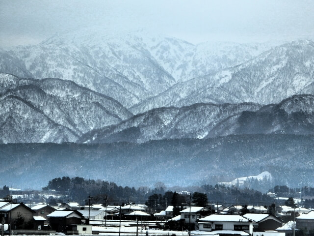 富山県立山連峰の風景