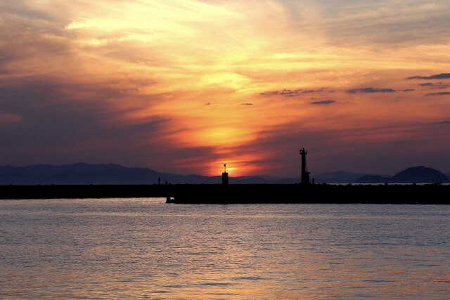 伊予市伊予灘の夕景