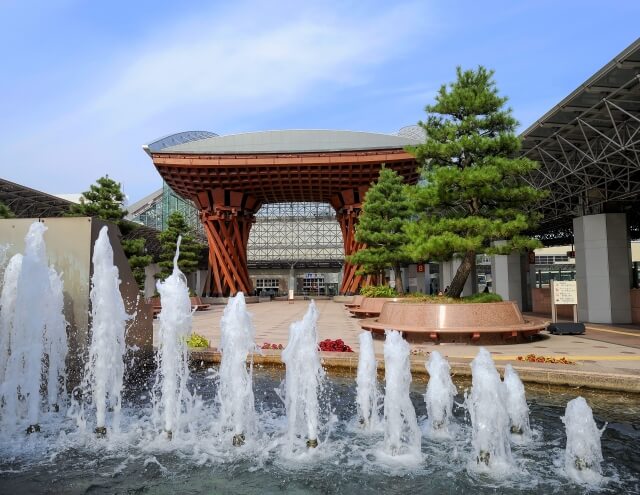 金沢駅の鼓門