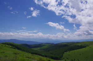 伊那市の雄大な高原