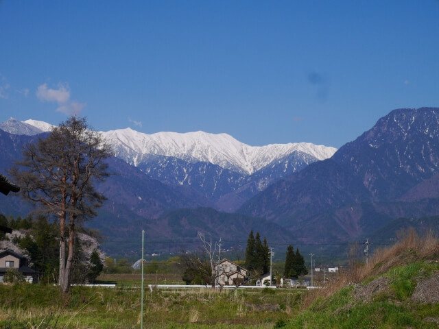 池田町から望む大天井岳