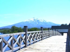 鶴の舞橋と岩木山