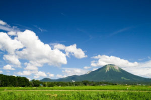 伯耆町から望む大山