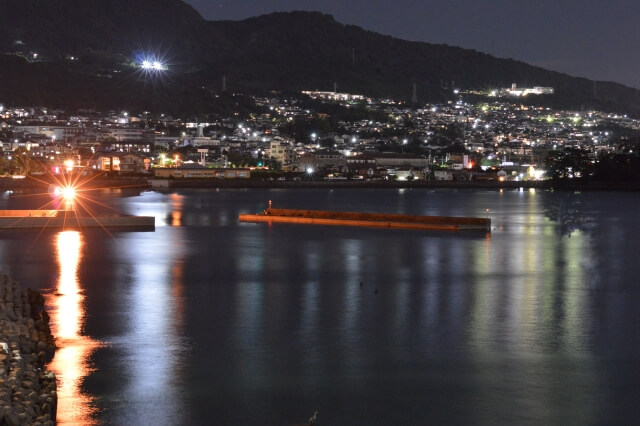 別府湾から望む日出町の夜景