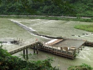 白鷹ヤナ公園